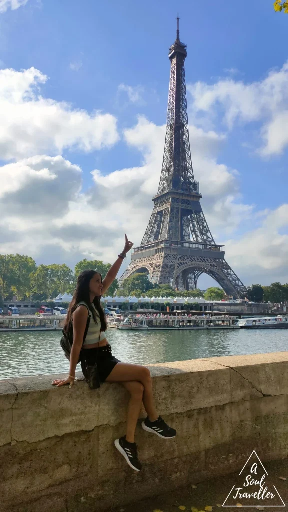 Av. New York Paris Torre Eiffel
