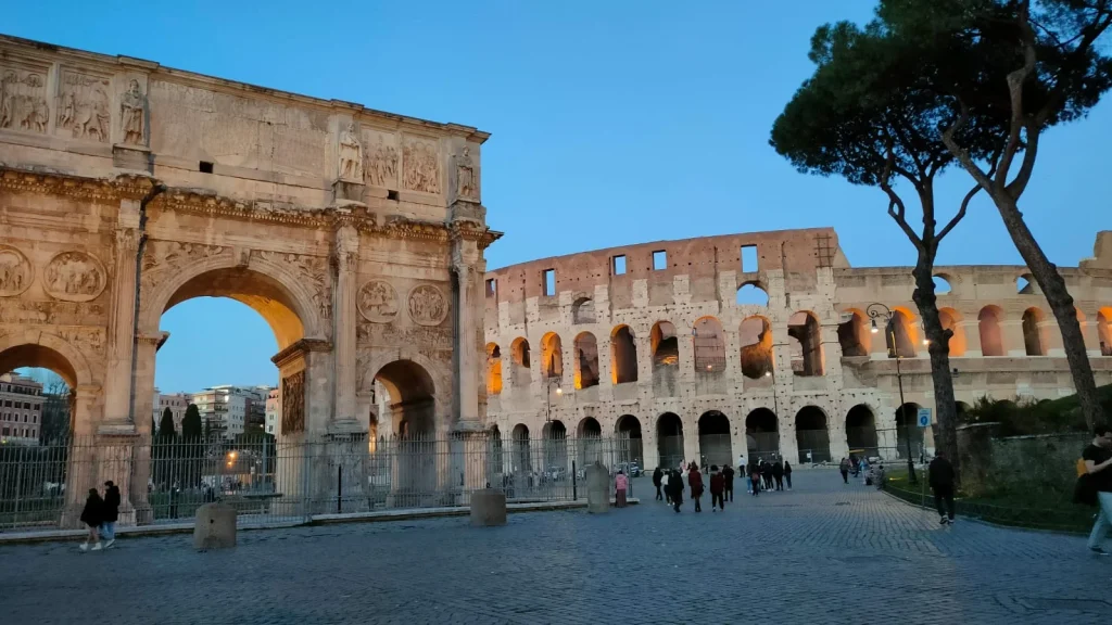 Coliseo y Arco de Constantino
