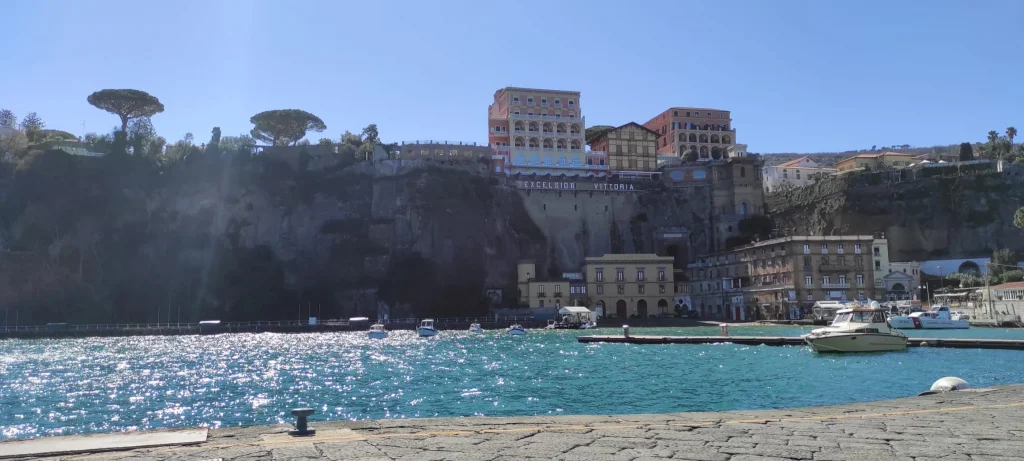 QUÉ VER EN CAPRI, PUERTO DE SORRENTO