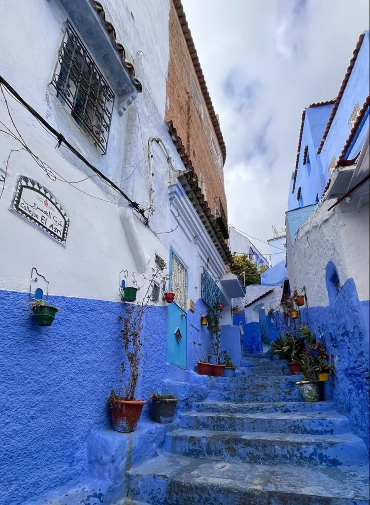 Qué ver y hacer en Chefchaouen. Callejón El Asri
