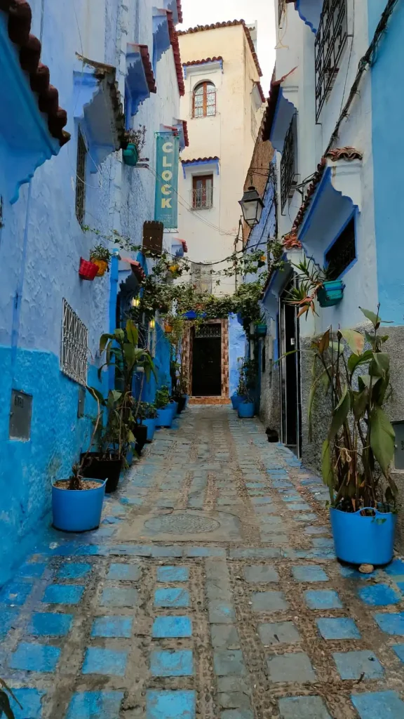 Calle del Cafe Clock