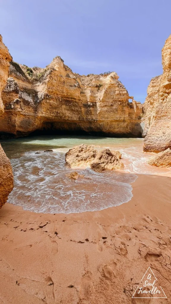 Praia do Ninho de Andorinha, Algarve
