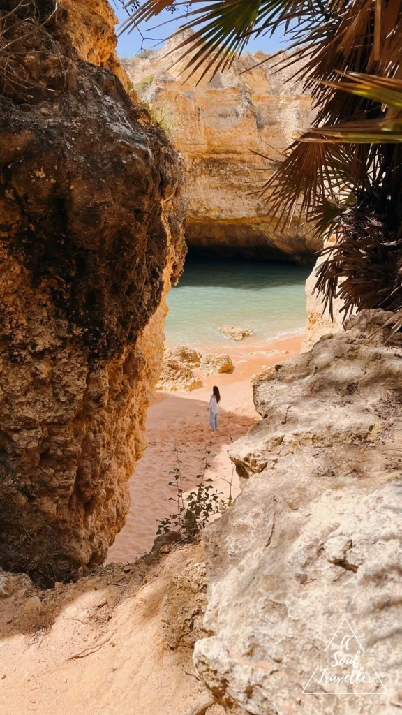 Praia do Ninho de Andorinha, Algarve
