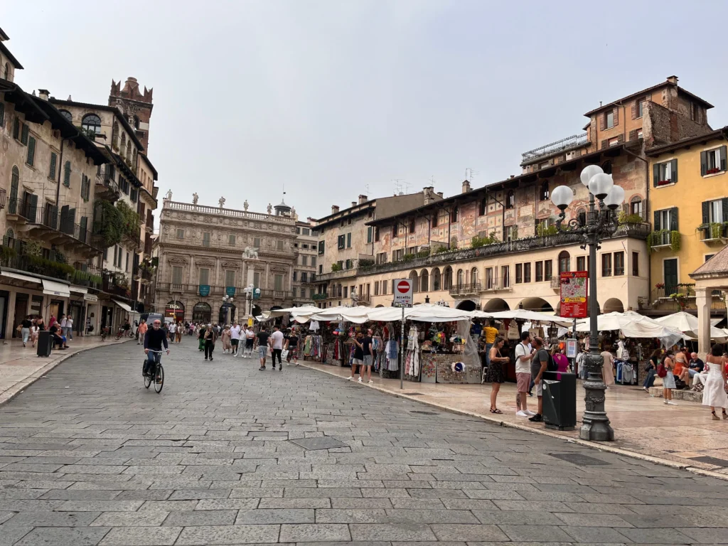 Piazza delle Erbe, Verona