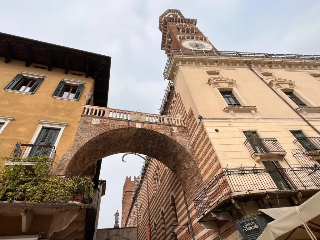 Piazza delle Erbe, Verona