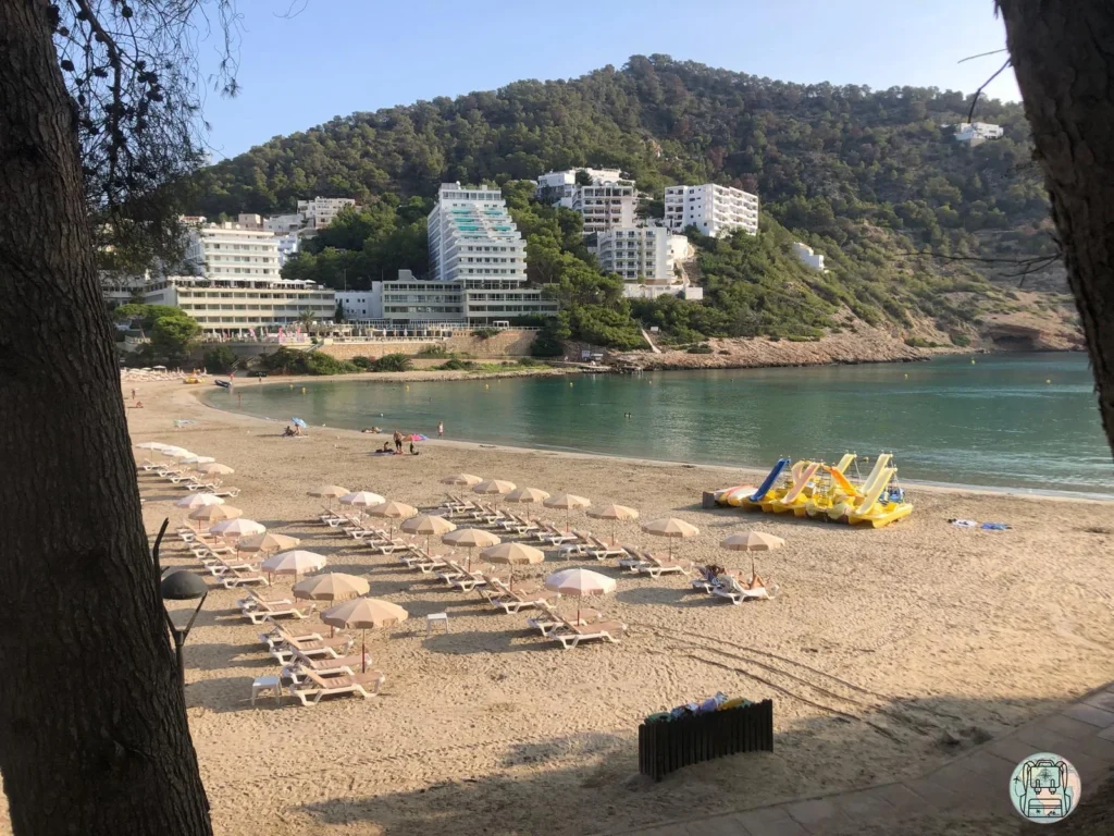 Cala Llonga, donde alojarse en Ibiza