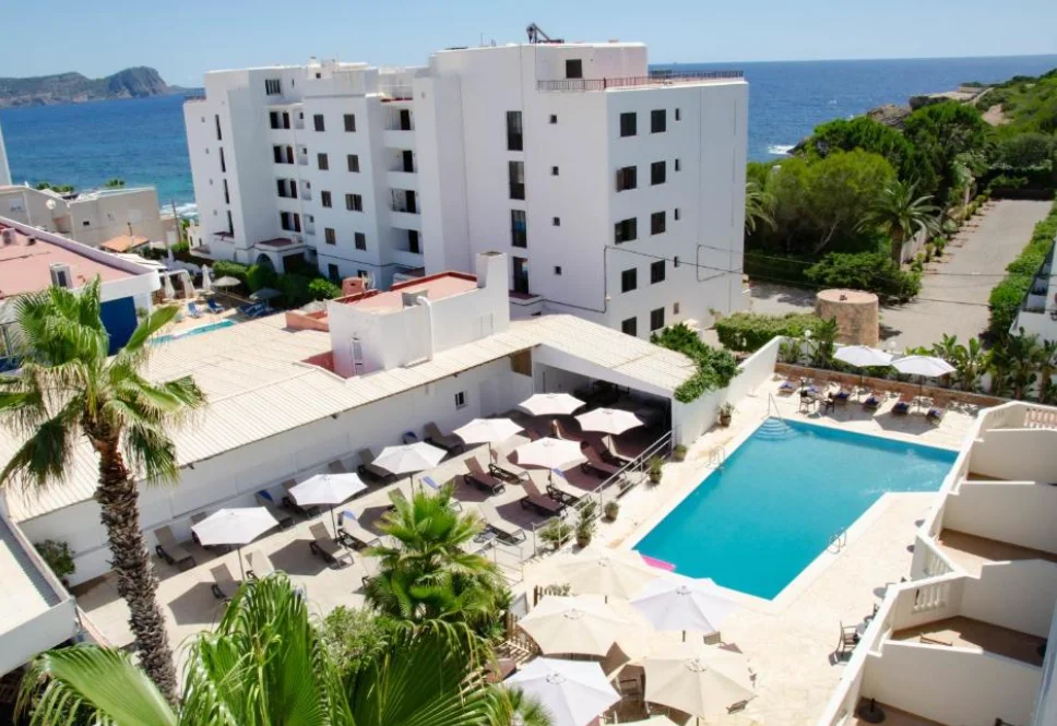 hotel paraiso, donde alojarse económico en ibiza
