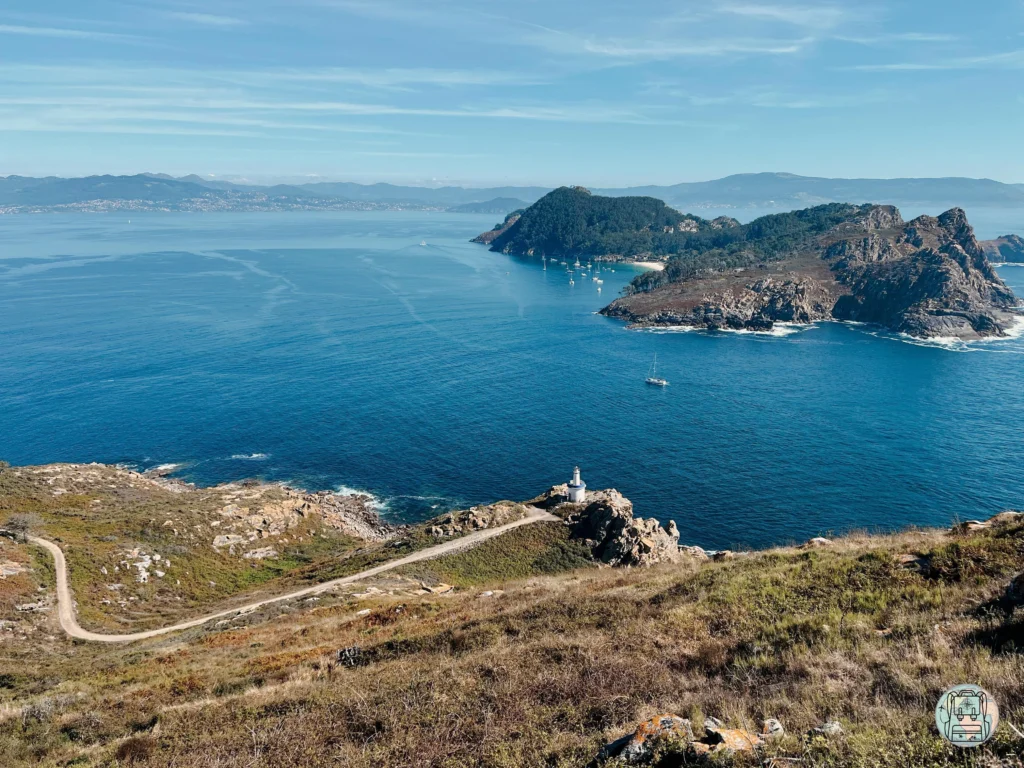 Guia para visitar las islas Cies: faro da porta