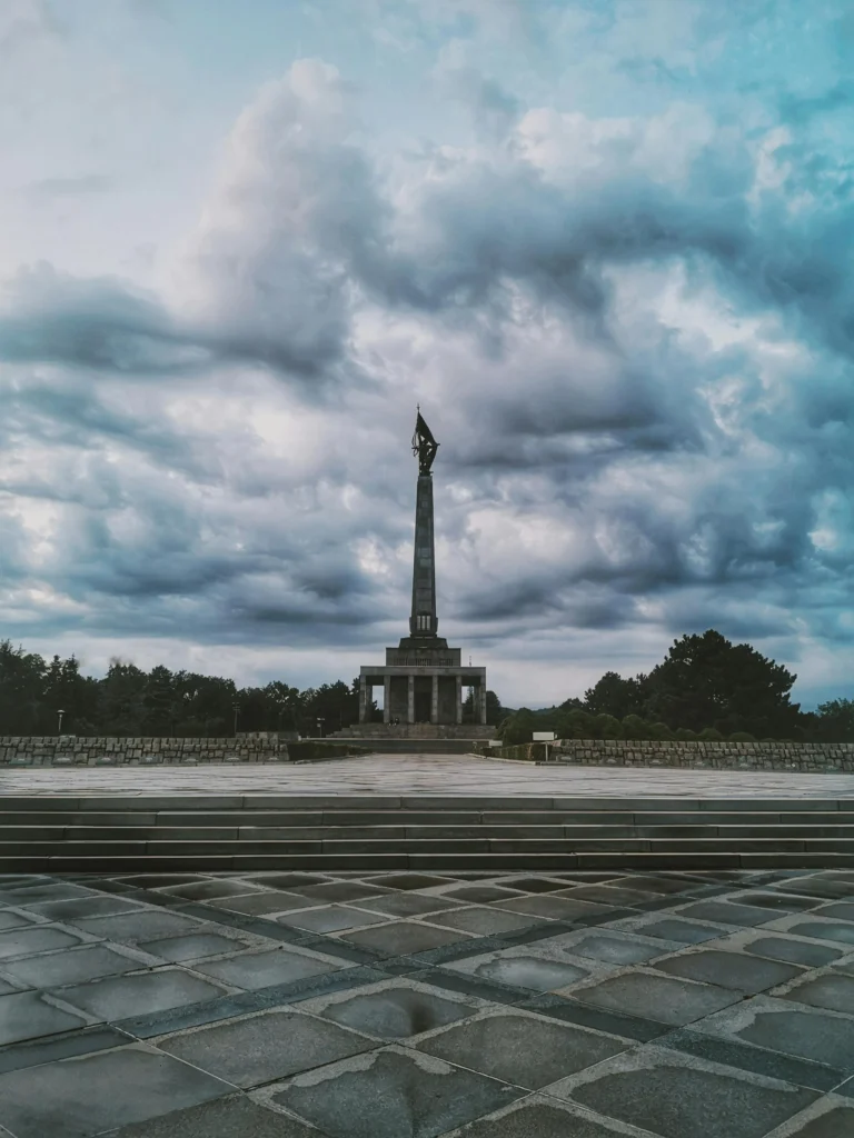 Monumento Slavin, que ver en bratislava