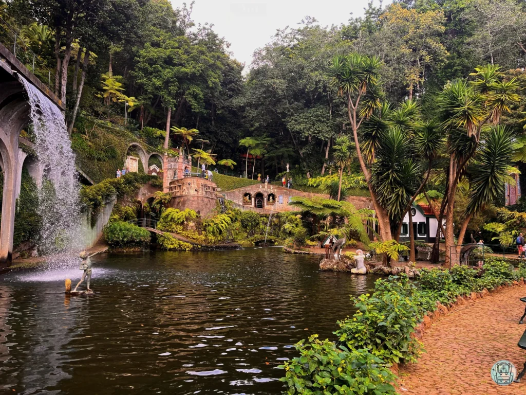 Lago central del jardín botánico de Funchal