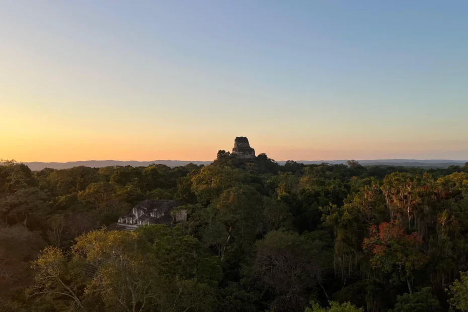 Como visitar Tikal, donde alojarse para visitar Tikal. Guatemala