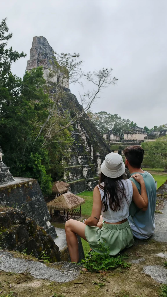 Vista del Templo I desde la Acrópolis Norte