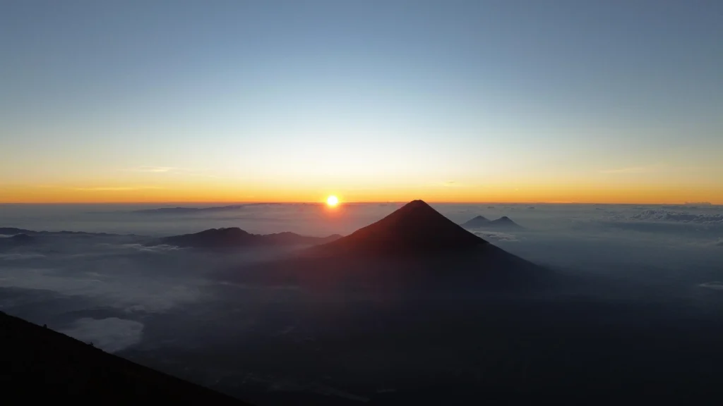 Vistas desde la cima del Acatenango Excursion: Subida al Acatenango