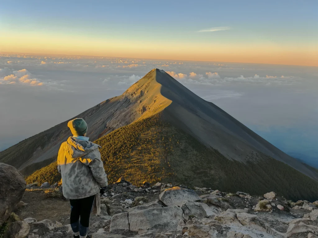 Vistas desde la cima del Acatenango Excursion: Subida al Acatenango