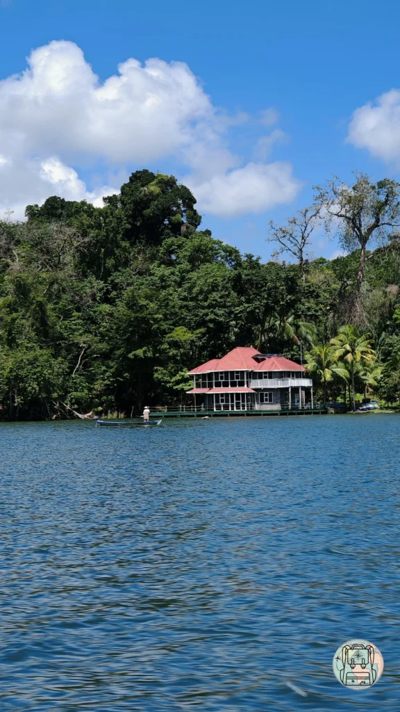 Excursion a Livingstone desde Rio Dulce, Guatemala