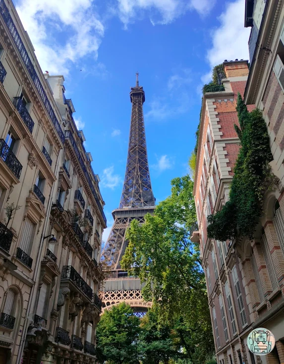 Rue de l'université, Paris Torre Eiffel
