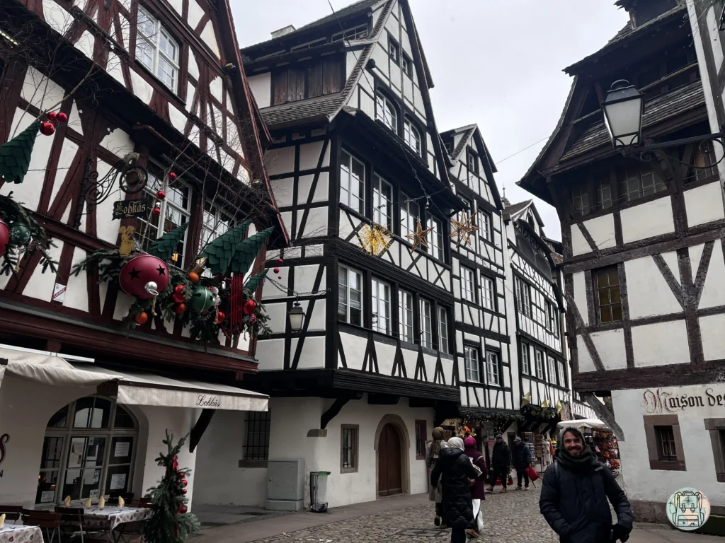 Casas de entramado de madera decoradas de Navidad en Estrasburgo