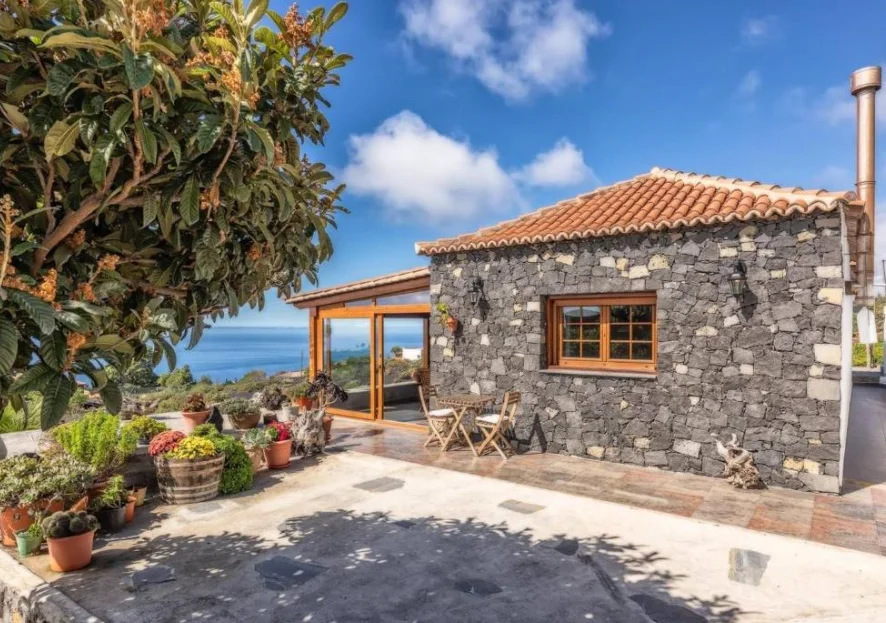 Vistas al mar desde la terraza privada de Cozy House en Las Manchas