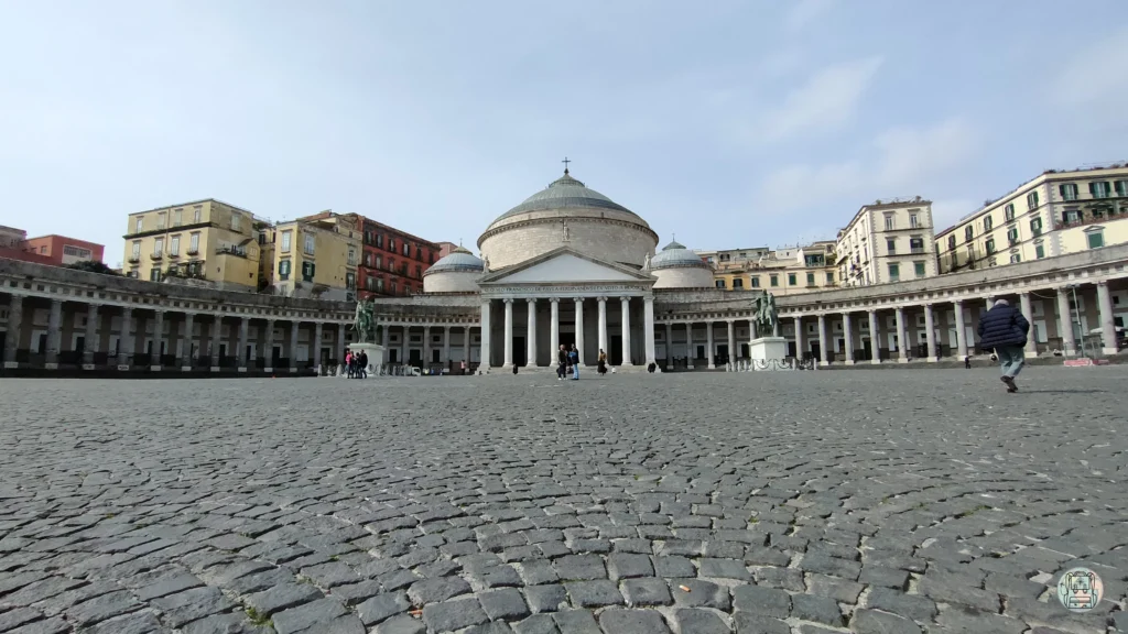 piazza del plebiscito, naples, napoli, napoles
